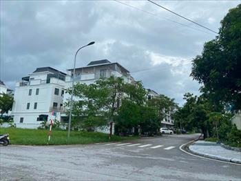 Bán nhanh căn biệt thự 4 tầng sau Nhà Hàng Hạ Long Center - Bim Hùng Thắng