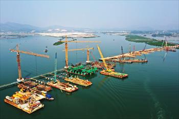 Thi công cầu Cửa Lục 1