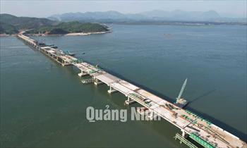 Cầu Vân Tiên: Hợp long nhịp cầu chính giữa sông
